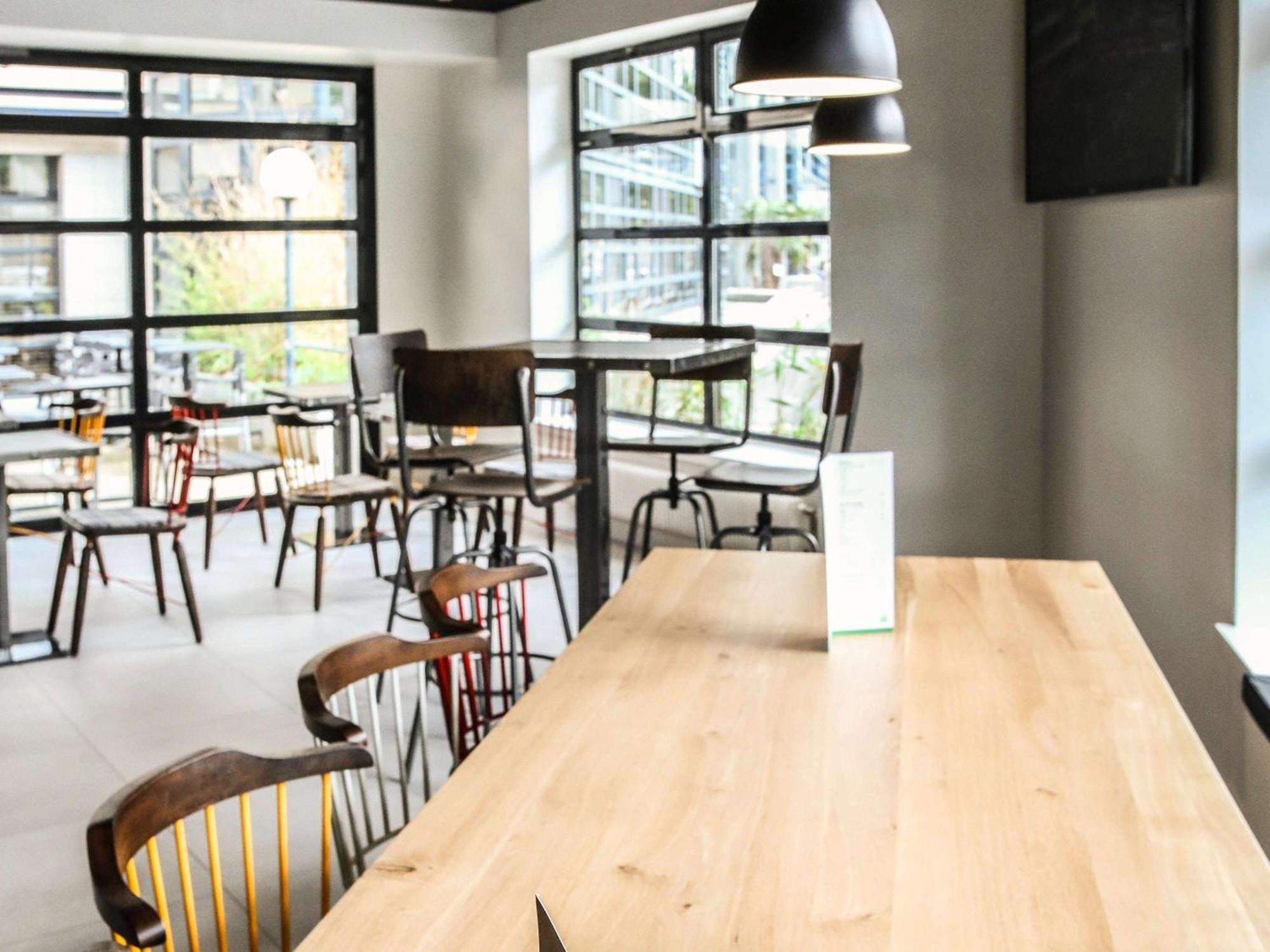 Ibis Styles Clermont-Ferrand Republique Hotel Екстериор снимка