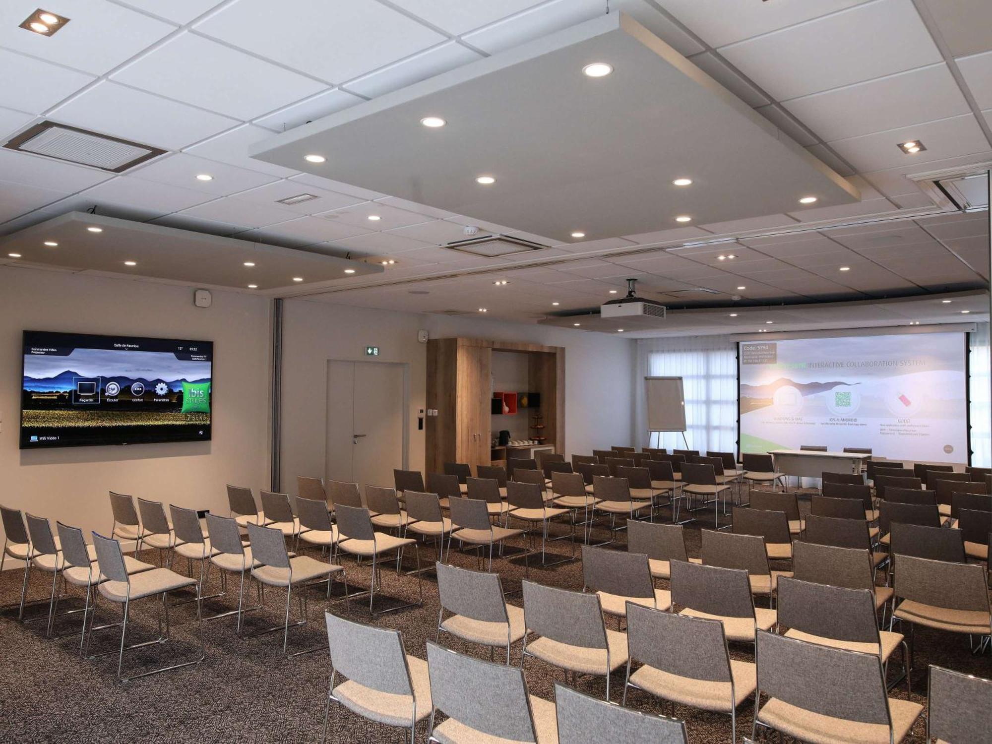 Ibis Styles Clermont-Ferrand Republique Hotel Екстериор снимка