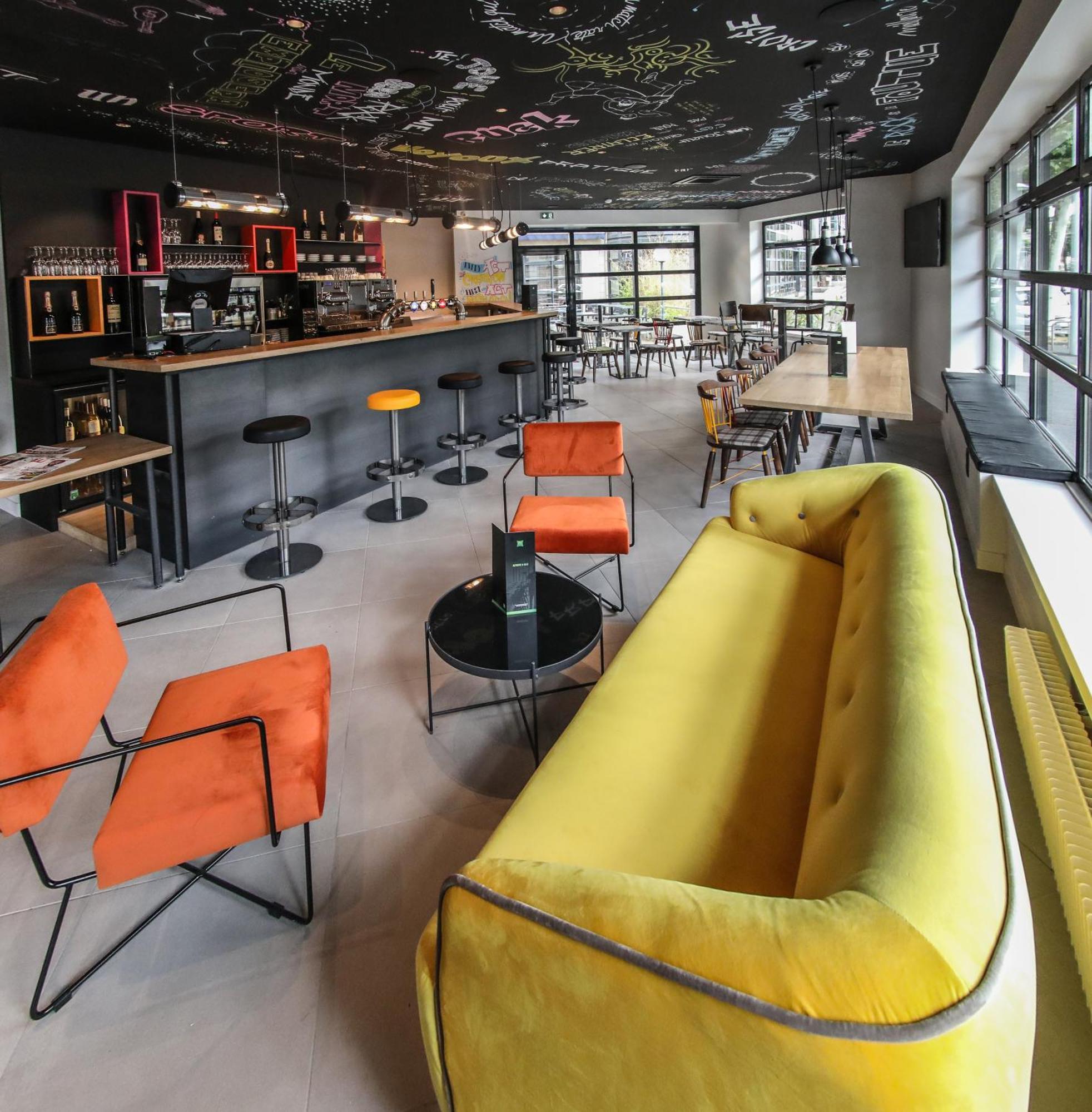 Ibis Styles Clermont-Ferrand Republique Hotel Екстериор снимка